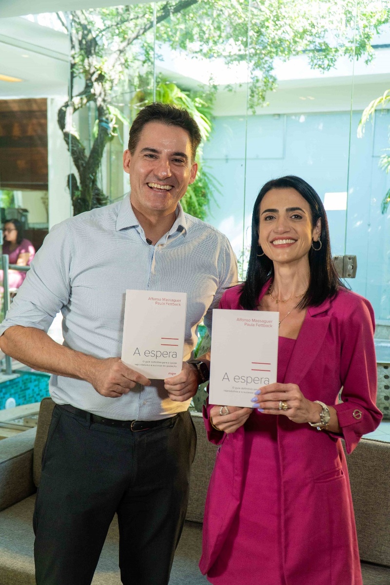 Autores de “A Espera” recebem leitores na Bienal