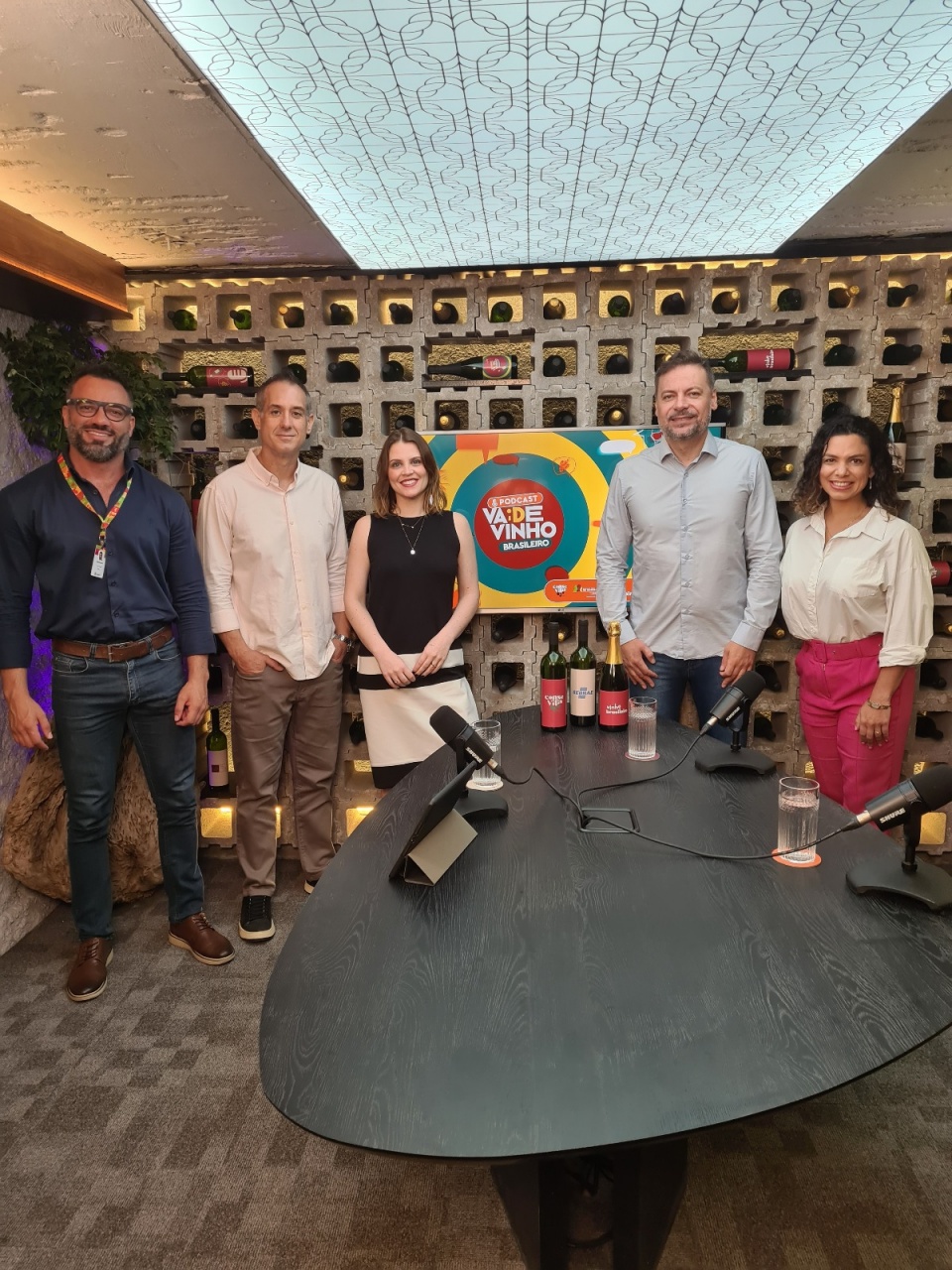 Podcast “Vai de Vinho Brasileiro” explora a história do enoturismo em novo episódio