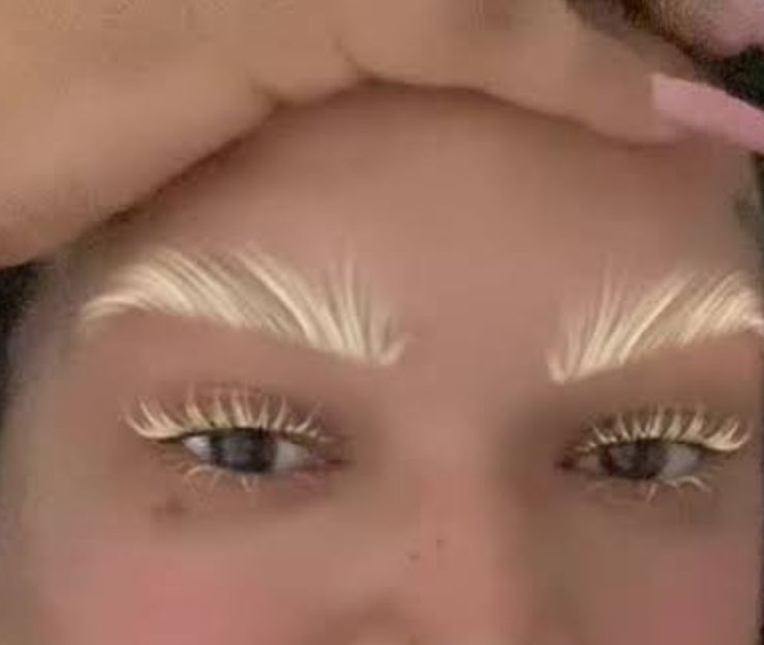 Descolorir cílios pode perfurar os olhos